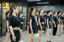 宜宾兼职模特进修班(学生怎么兼职模特)