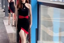 宜宾女孩为挣钱在学校兼职当模特的简单介绍