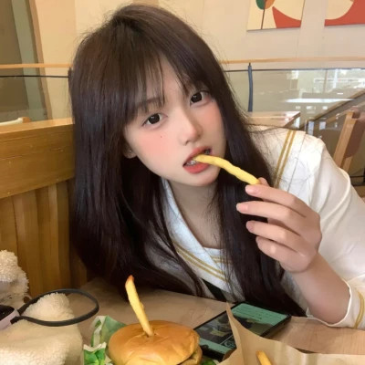 宜宾伴游女生李欣怡的资料