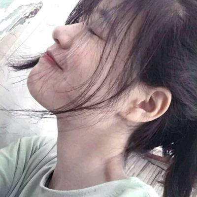 宜宾伴游女生烟雨蒙蒙的资料