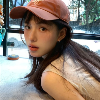 宜宾伴游女生杨梦研的资料