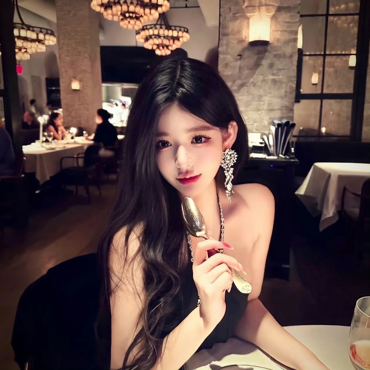 宜宾伴游女生蓝盈盈的资料