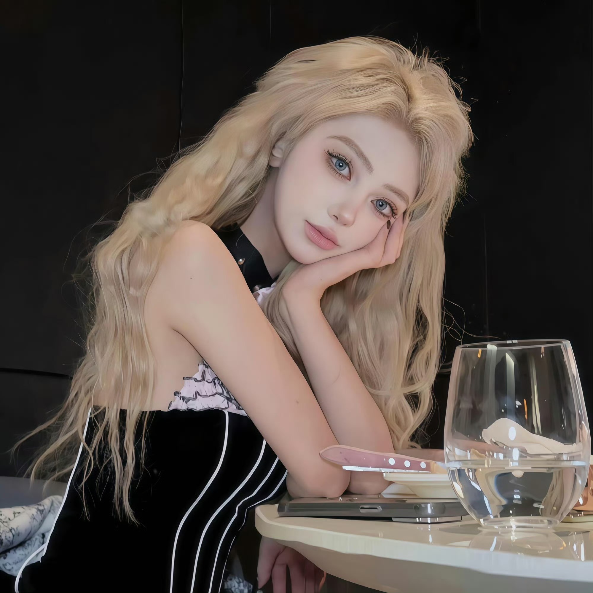 宜宾伴游女生晨露的资料