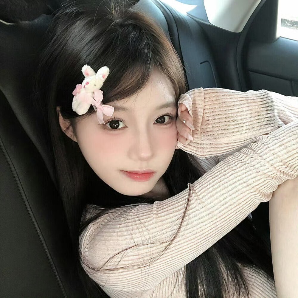 宜宾伴游女生沈欣白的资料