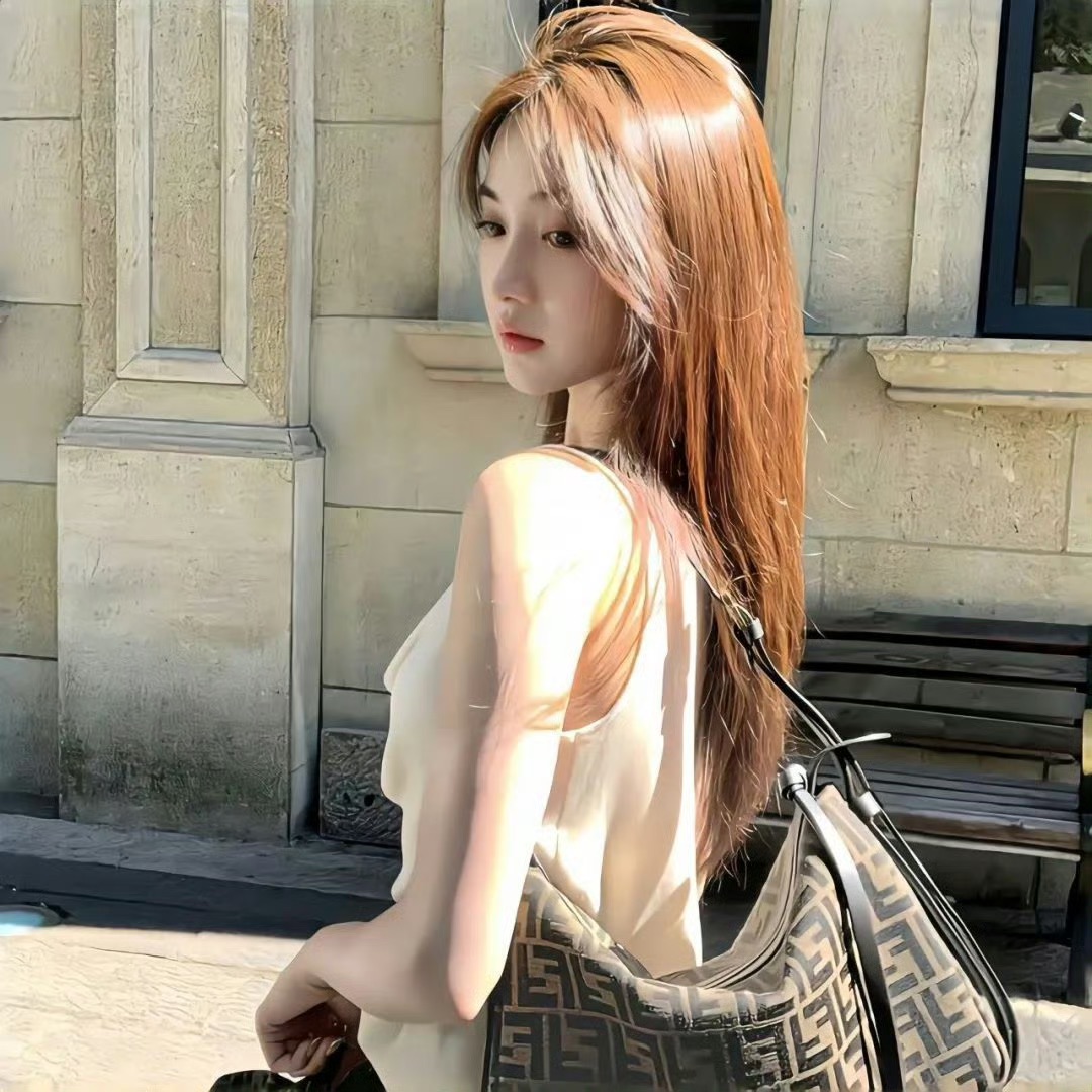 宜宾伴游女生夏夏的资料