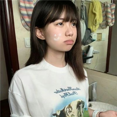 宜宾伴游女生邝易云