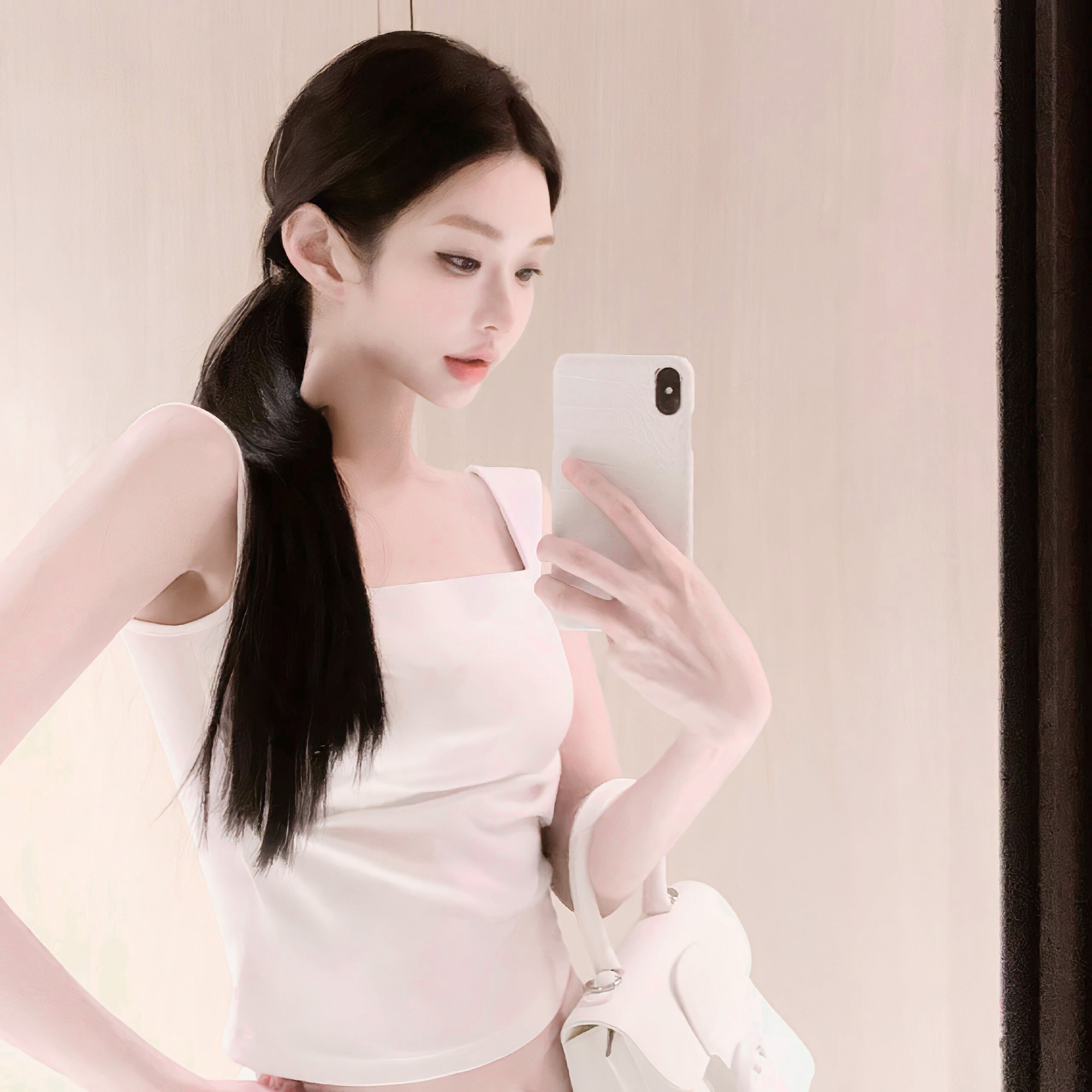 宜宾伴游女生 | 朱雅雯的资料