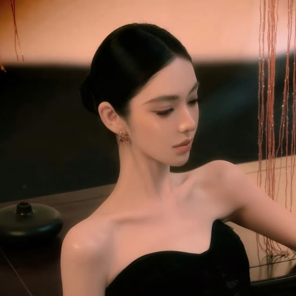 宜宾伴游女生 | Emily的资料
